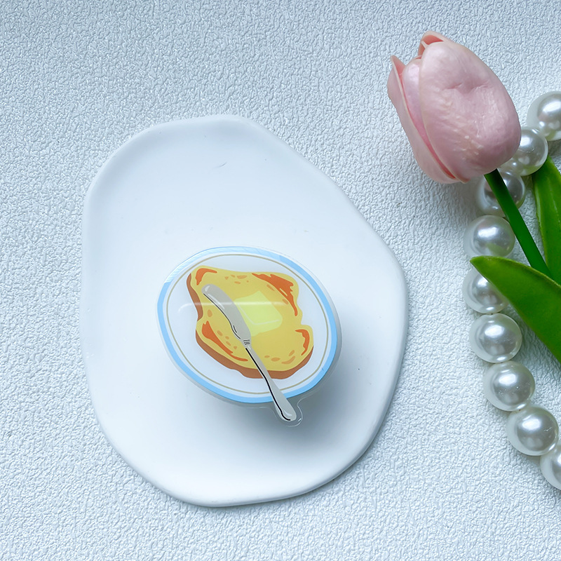 Untitled-1_0001_Transparent stand-a plate of toast