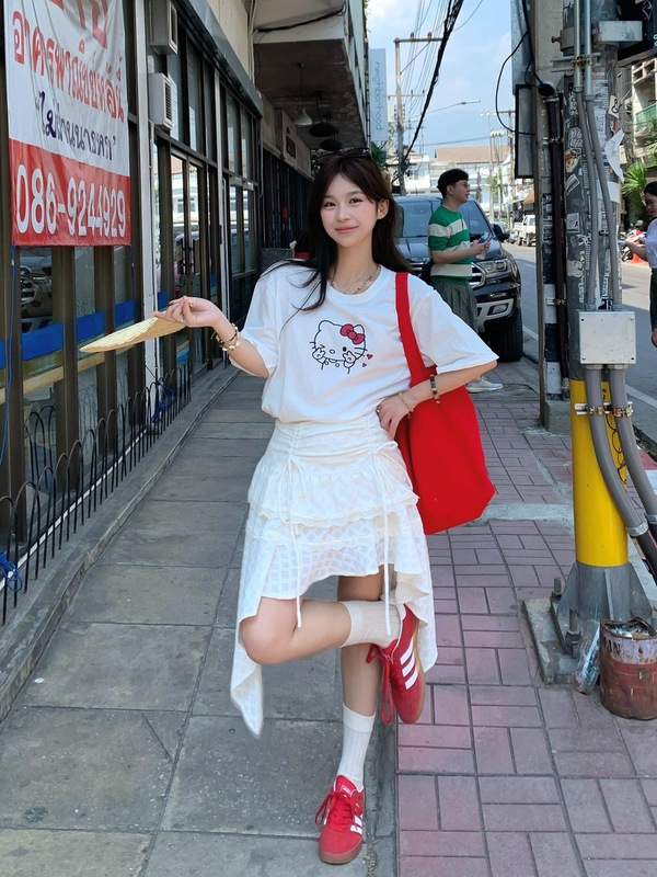 日本の夏の新しい純綿半袖 T シャツ女性用ハローキティプリント半袖 T シャツハローキティ婦人服|undefined