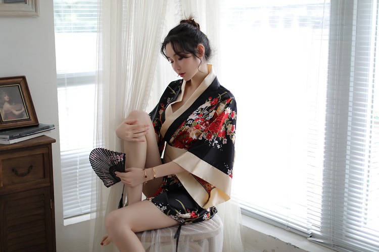 Japanese Print Kimono Robe Set with Thong and Belt, Polyester, One Size — detail image 14