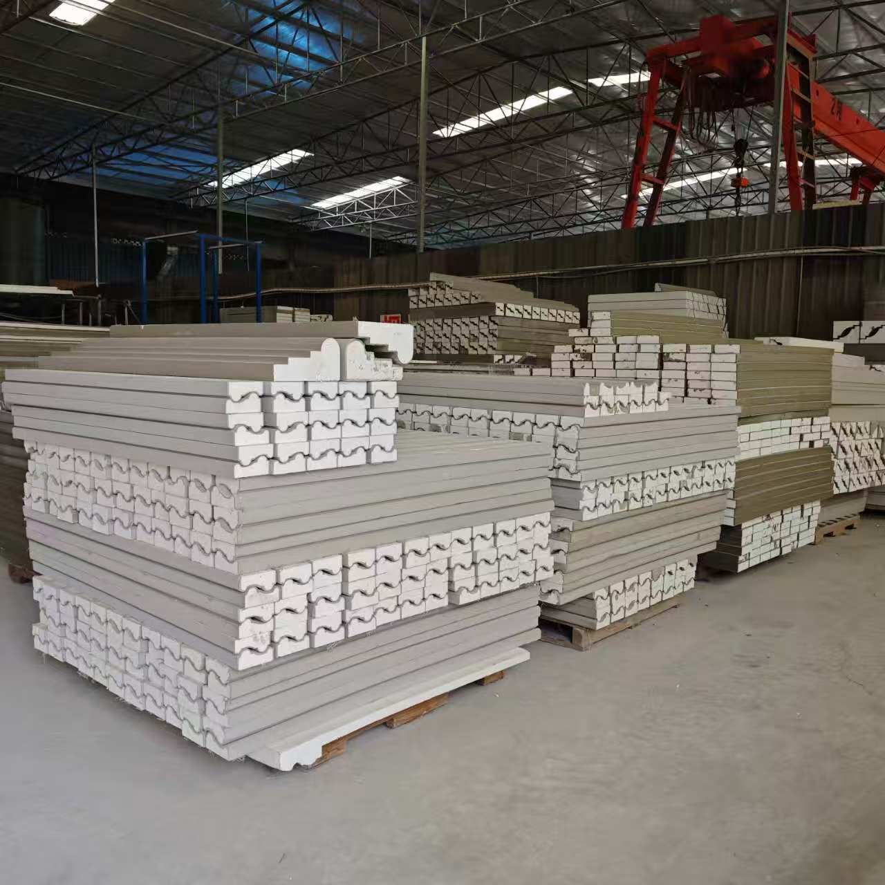 厂家EPS线条别墅窗套腰线欧式装饰线条外墙雕花罗马柱自建房改造