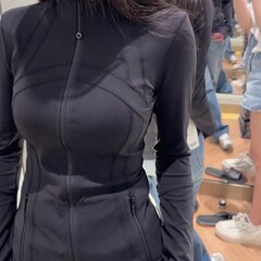 Luluと同じベルベットのヨガ服のスタンドカラーのジャケット