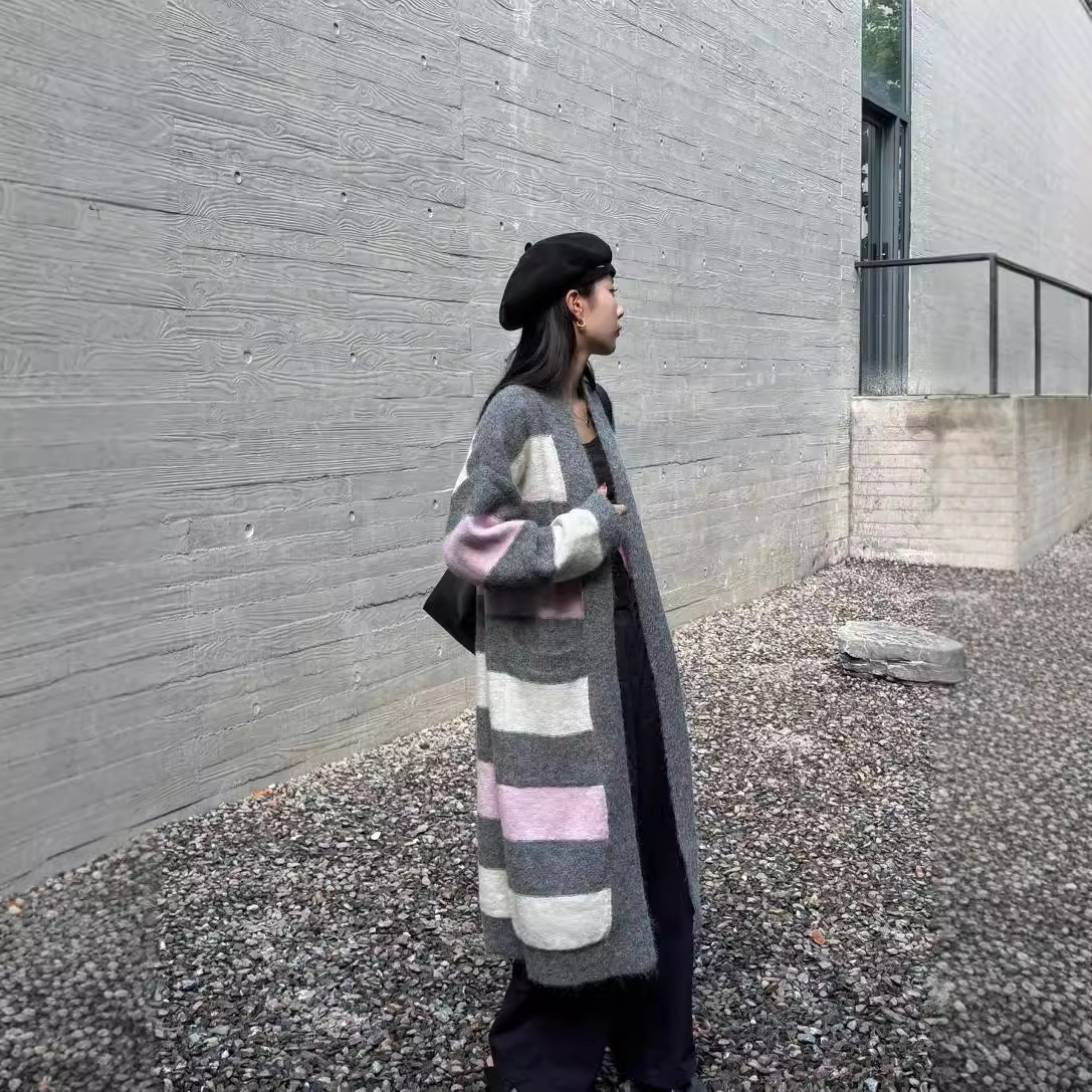 24 invierno Puyuan perezoso viento rayas de color contraste suéter de punto chaqueta de mujer nuevo invierno coreano