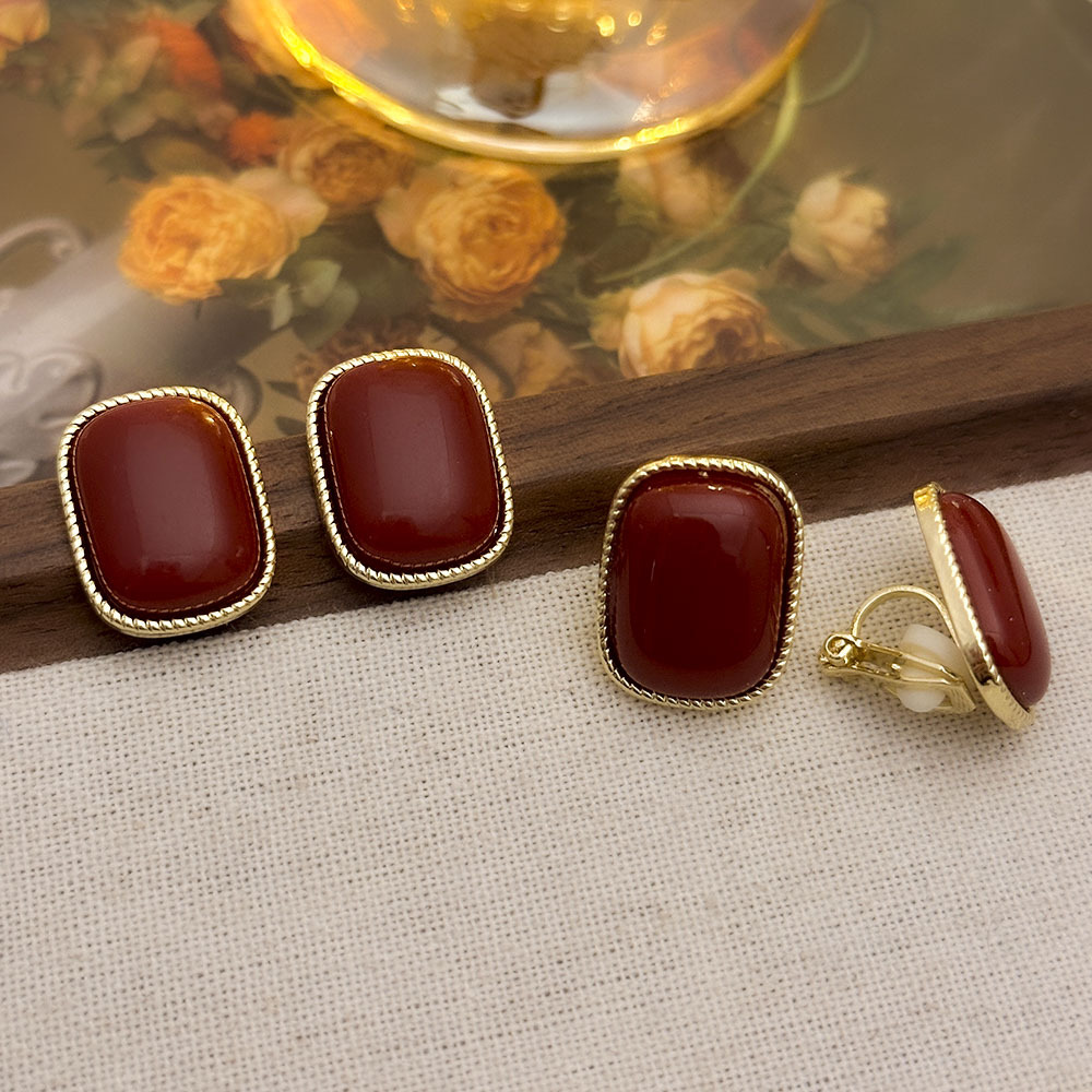 Pinzas para las orejas geométricas vidriadas retro francesas, sin orejas, lujo ligero, pendientes de temperamento de alta gama, accesorios para las orejas simples de moda para mujeres