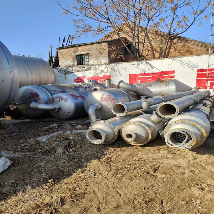 二手双效1吨强制循环蒸发器 316L材质 电柜管道泵齐全安装未使用