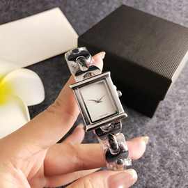 高级感银色方形女士石英表简约合金带设计复古风女款跨境手表货源
