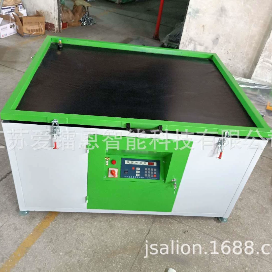 Производители поставляют машину для большой экспозиции, машину для экспозиции вакуумных пластин, настольную машину для экспозиции трафаретной печати, машину для экспозиции пластин с иодогаллиевой лампой.