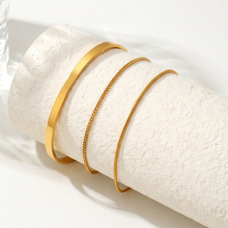 Hengshi's New Stylish Stackable Cuff Stainless Steel Bracelet Set of 3 Layered Bracelets Snake Chain Cuban Chain Set Hengshi's New Stylish Stackable Cuff Stainless Steel Bracelet Set of 3 Layered Bracelets Snake Chain Cuban Chain Set