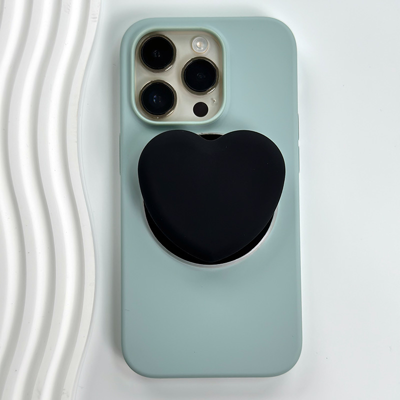 Heart-shaped black bracket