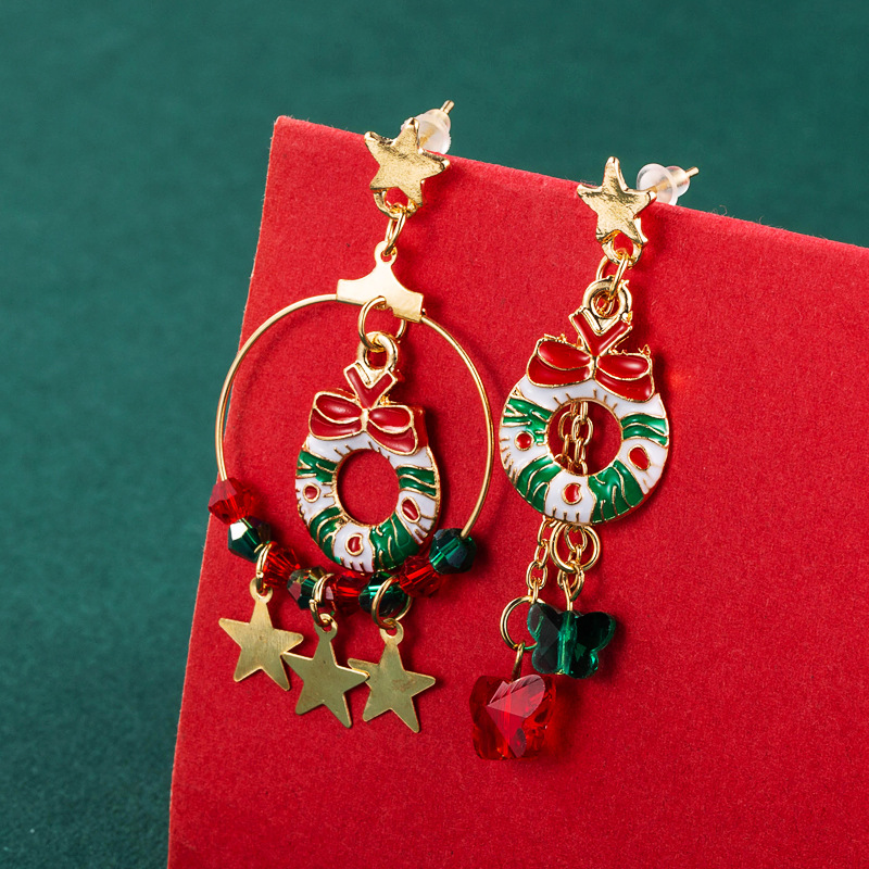 Christmas Elk Bell Socks Christmas Wreath Pendant Asymmetric Earrings For Women Ins Party Gift Earrings display picture 5