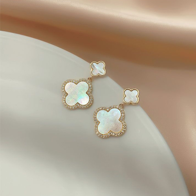 2022 new size four-leaf clover white earrings micro-inlaid zircon gold plating 14K gold earrings manufacturers wholesale 2022 new size four-leaf clover white earrings micro-inlaid zircon gold plating 14K gold earrings manufacturers wholesale