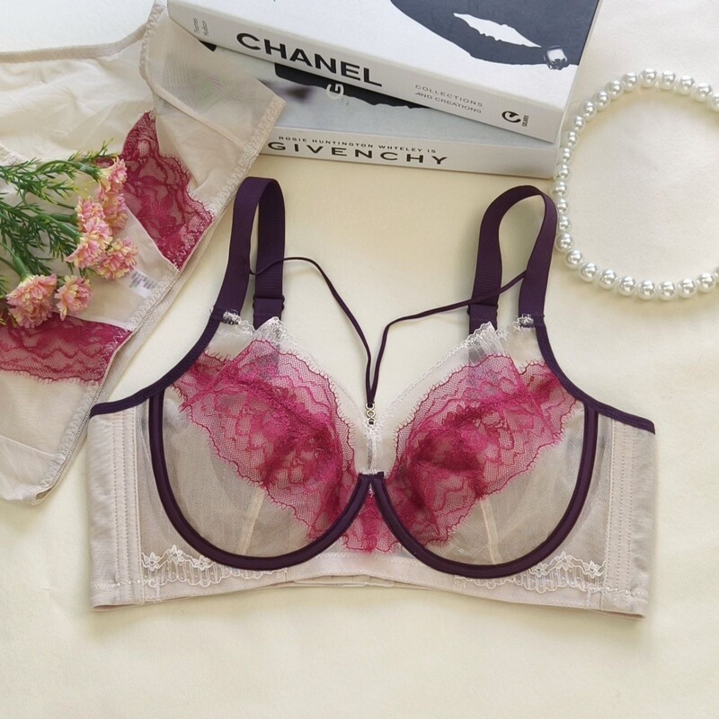 French-style lace lingerie with embroidered details, featuring a lightweight, soft underwire design, side support, and a push-up effect to prevent sagging French-style lace lingerie with embroidered details, featuring a lightweight, soft underwire design, side support, and a push-up effect to prevent sagging