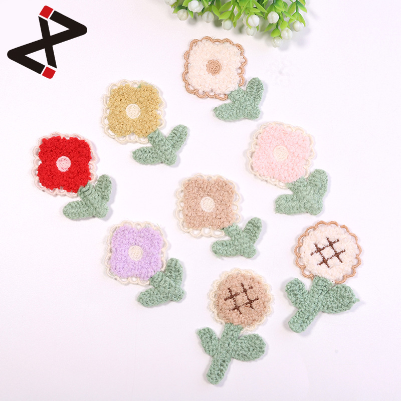 Autumn and winter down jacket patch embroidered applique ancient style new lace tree pole flower toothbrush embroidered embroidered cloth sticker Autumn and winter down jacket patch embroidered applique ancient style new lace tree pole flower toothbrush embroidered embroidered cloth sticker