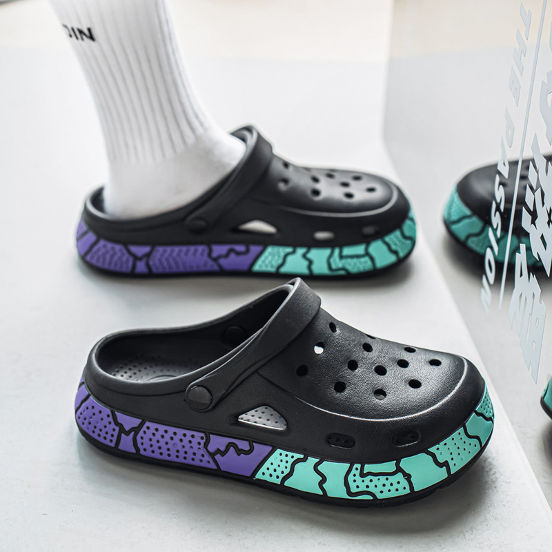 Pantuflas, ropa exterior de marca de moda de verano para hombres, sandalias de oficina de dos desgaste, suela suave, antideslizante y desodorante, zapatos de 45 agujeros de gran tamaño