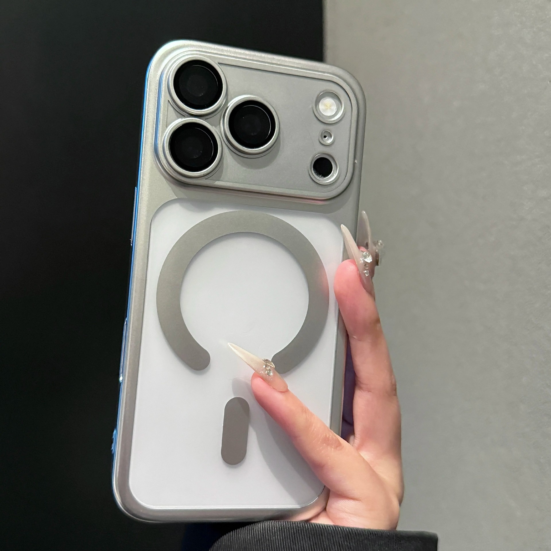 iPhone 17 Pro Max üçün maqnit telefon qabı — şəffaf örtük