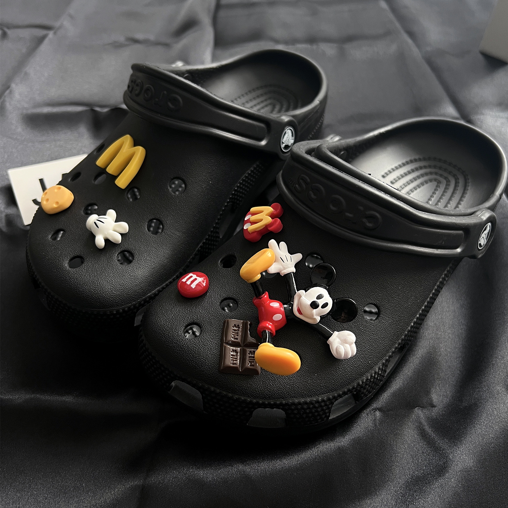 洞靴アクセサリーdiyミッキー靴花趣味食遊びカルロチ洞靴アクセサリー女性装飾