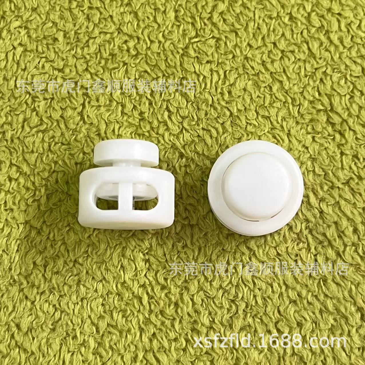 Spot 1.5cm high quality white plastic double hole spring buckle round plastic elastic rope adjustment rope buckle shrink buckle