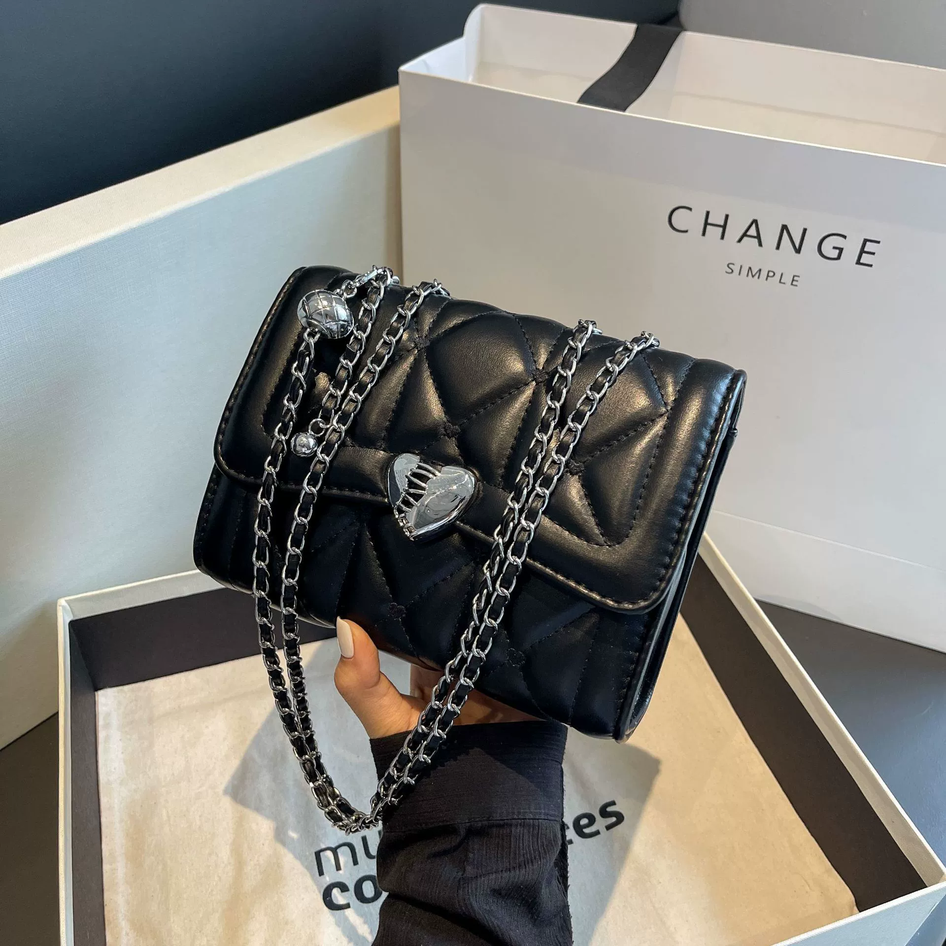 Цепочка, сумка через плечо, модная однорукая сумка, стиль Chanel, тренд сезона