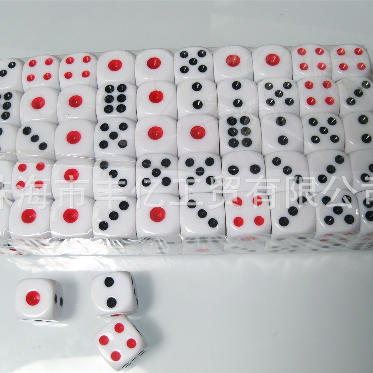 No. 12 11.8mm dice, red and black dots, Taiwan dice, 1.4 dot, red and white base, rounded sieve, new material dice.