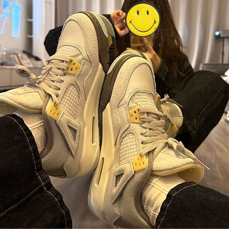 AJ4 Actual Combat Air Cushion Basketball Shoes for Men and Women All-match Couple Outdoor sneaker Middle Help Students Jogging Shoes