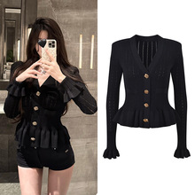 2024早秋新款小香风气质修身v领金扣垫肩针织开衫收腰显瘦上衣