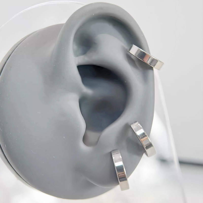 Pointed titanium steel lip stud product view