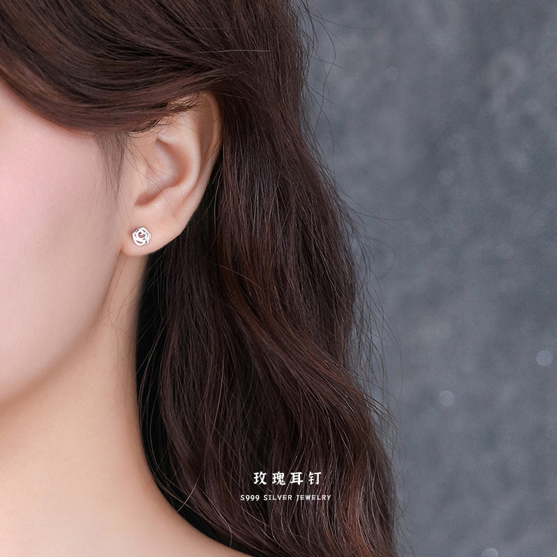 Yun Xiaoshu S999 女性用純銀イヤリング、シンプルな四つ葉のクローバー、スターリングシルバーの小さな耳骨ネイル、耳ピアス|undefined