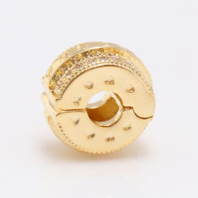 潘家镀黄金闪耀Pavé密镶线条设计徽标固定夹 欧美黄金色定位扣女