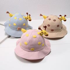 Cute & Super Adorable Spring/Fall Fisherman Hat for Babies—Stylish Sun-Protective Bucket Hat with Cartoon Giraffe Design, Perfect for 1-Year-Old Boys and Girls in Autumn