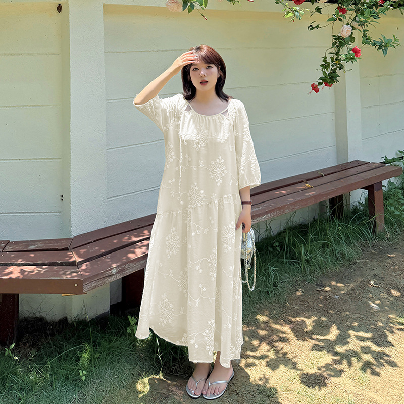 双天2025夏季新款连衣裙胖妹妹大码200斤设计感刺绣连衣裙8957 双天2025夏季新款连衣裙胖妹妹大码200斤设计感刺绣连衣裙8957