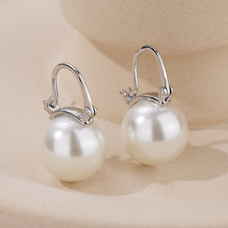 Retro small design fashionable universal earrings pearl