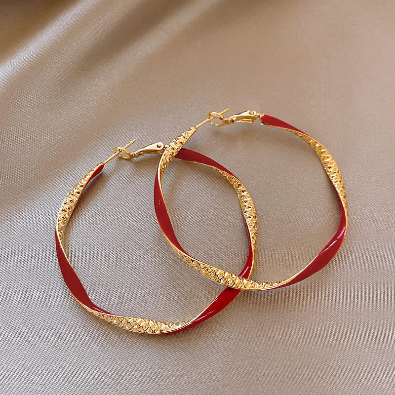 Retro red small design earrings, simple and elegant design, light luxury style