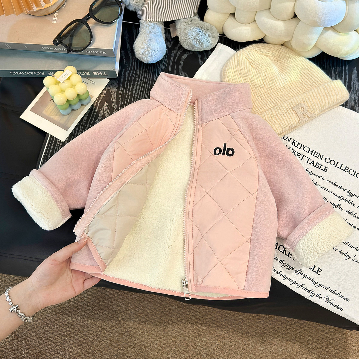 Niños otoño y invierno nuevo estilo de lana de lana de lana de lana de letras logotipo cremallera de collar chaqueta chaqueta de niños y niñas