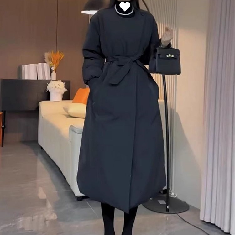 气质简约系带长款圆领羽绒丝服女2025冬新款收腰显瘦过膝大衣外套