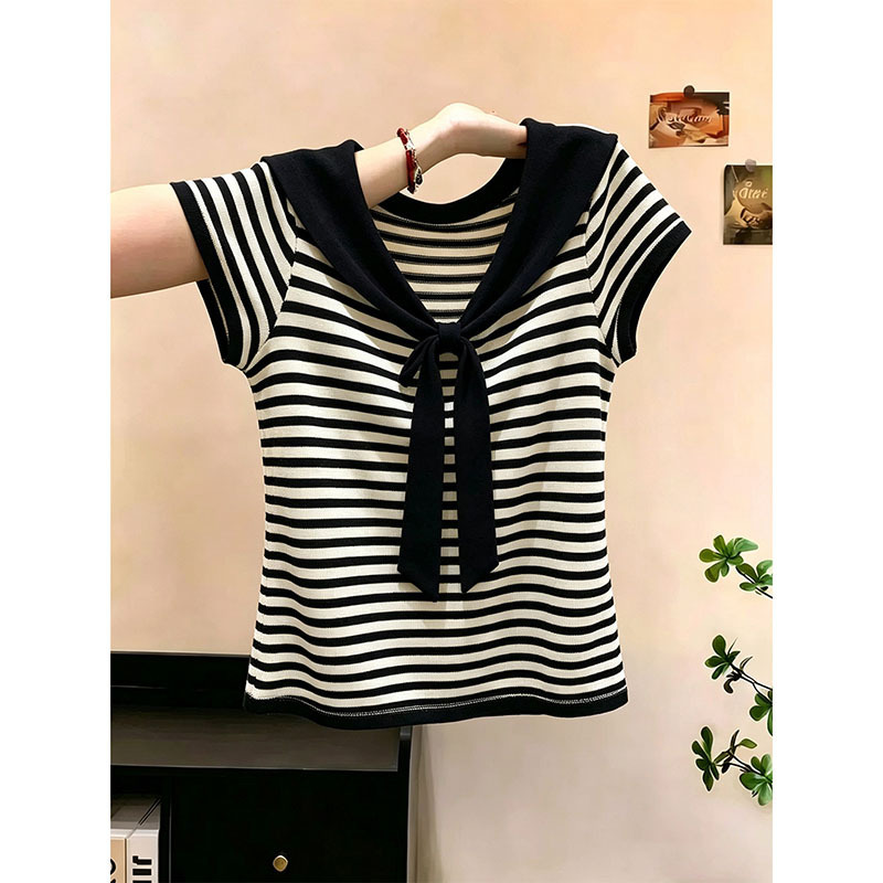 French-Style Retro Striped V-Neck Short-Sleeve T-Shirt for Women, 2026 Summer New Niche Design, Slim-Fit and Flattering Top, Trendy
