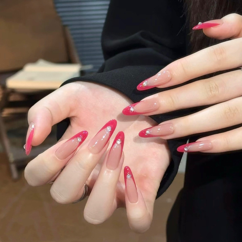 【Rose Heart Rose Fee】Handmade wearable nails, rose red French style, whitening, high-end, phototherapy wearable nail tips