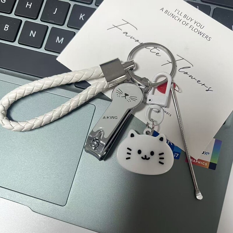 Creative nail file, nail clippers, manicure tools, ear pick, three-in-one set, cute cat pendant, adorable gift Creative nail file, nail clippers, manicure tools, ear pick, three-in-one set, cute cat pendant, adorable gift