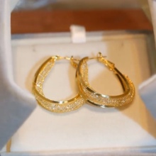 �W���L���|�U�վW���ʯ�׺ζ��hŮ���sԽ��ɳ���Ȧ�ò���ɫ�Ʒ