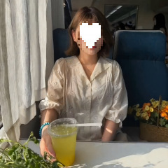 プラスサイズの女性の中空耳ラペルシャツ半袖夏の新しいスタイルファットmmルーズスリミングインナートップ