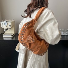 跨境麂皮绒包包女2025夏季流行饺子包单肩包大容量托特包通勤大包