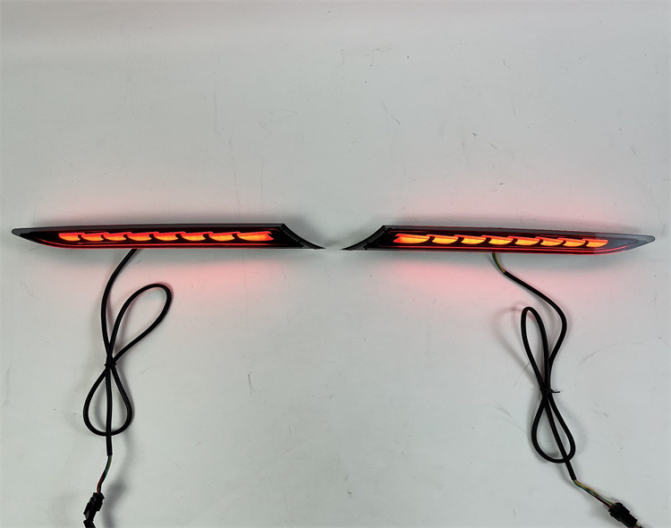 Suitable for 20-22 BMW new 3 Series rear bumper light flowing water 3 Series modified rear fog light running water turn light