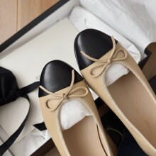 ���ы�ͬ��F؛~ ��ʽС���L�ٴ�ƴɫ�\�ں����YС�A�^���ņ�ЬŮ