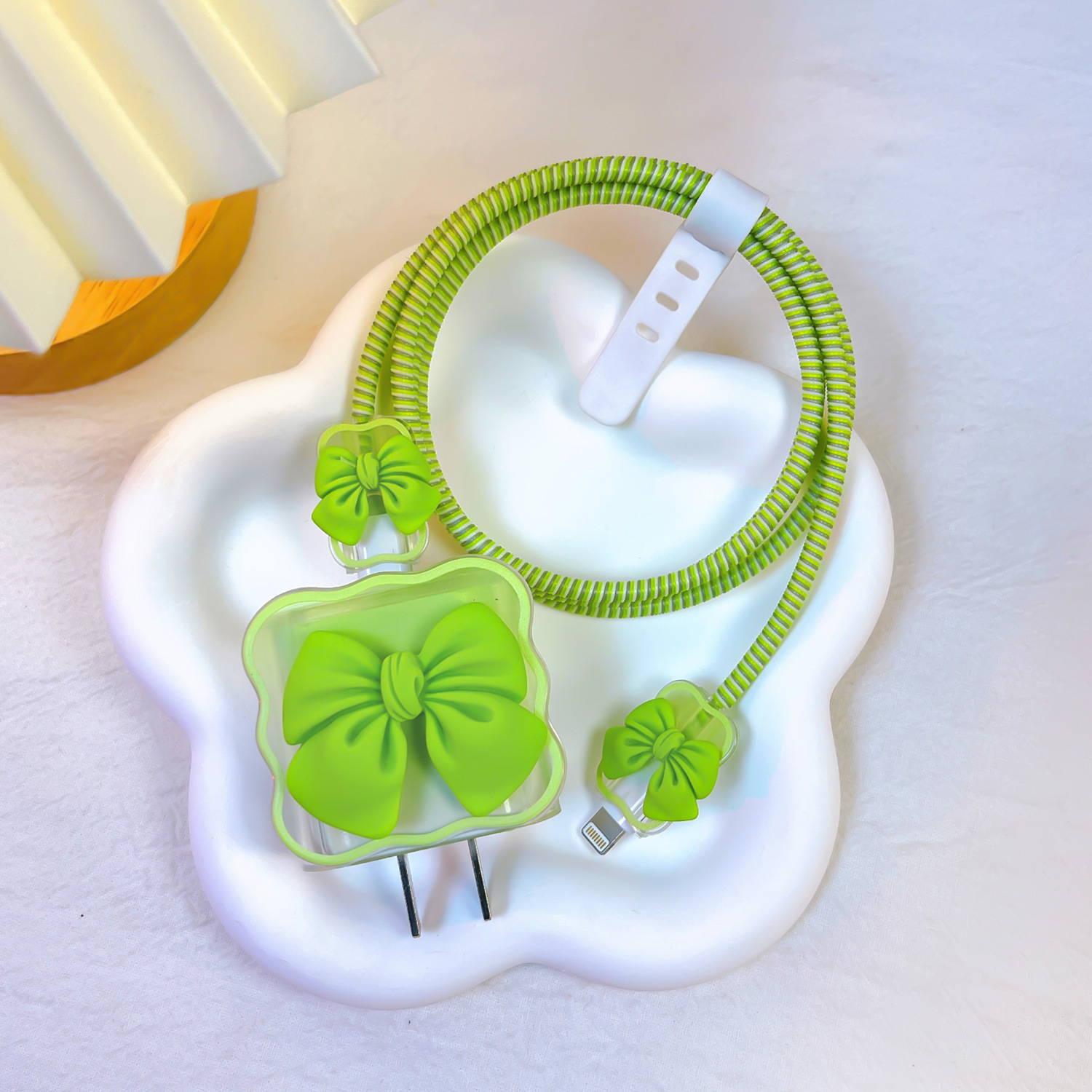 Modelo de onda adecuado para Apple 20W cubierta protectora del cargador 18W cabeza de carga cable de datos cubierta protectora arco tridimensional