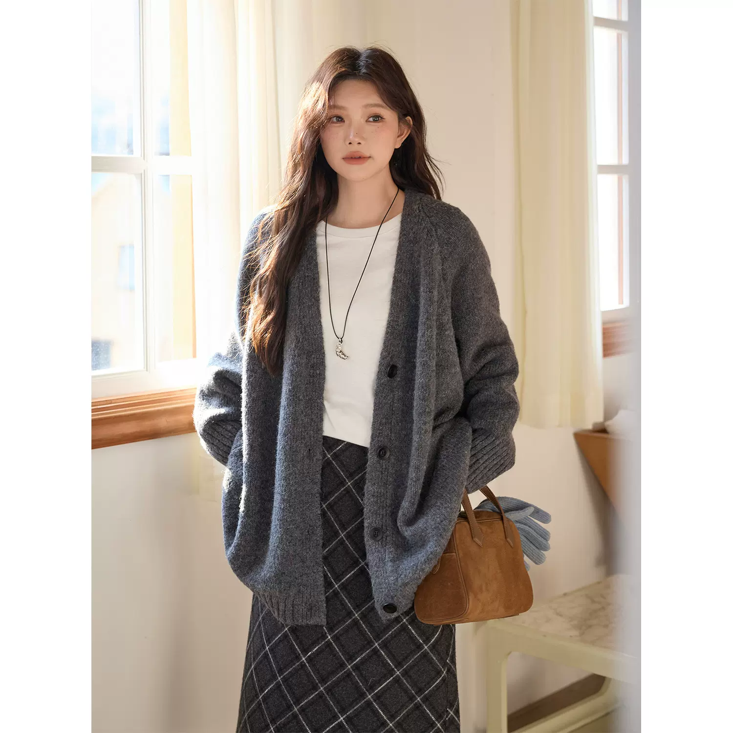 大码女装2025秋季宽松显瘦V领毛衣 小众百搭休闲时尚韩版保暖外套