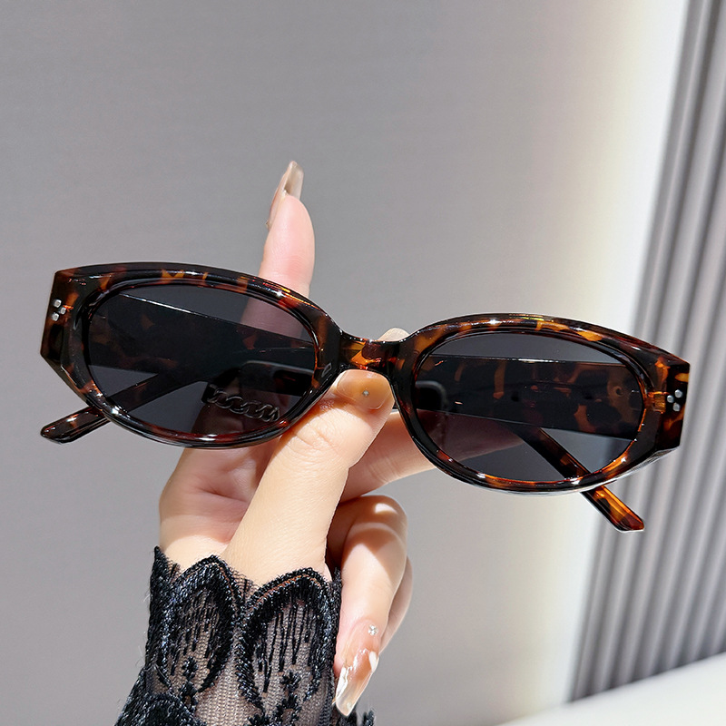 Gafas de sol de montura estrecha Gafas de sol de ojo de gato de montura pequeña retro de moda Gafas de sol de protección solar de sombra transfronteriza Gafas de sol de alta calidad