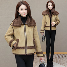 小个子短款皮毛一体外套女2025年冬季新款简约时尚洋气保暖上衣