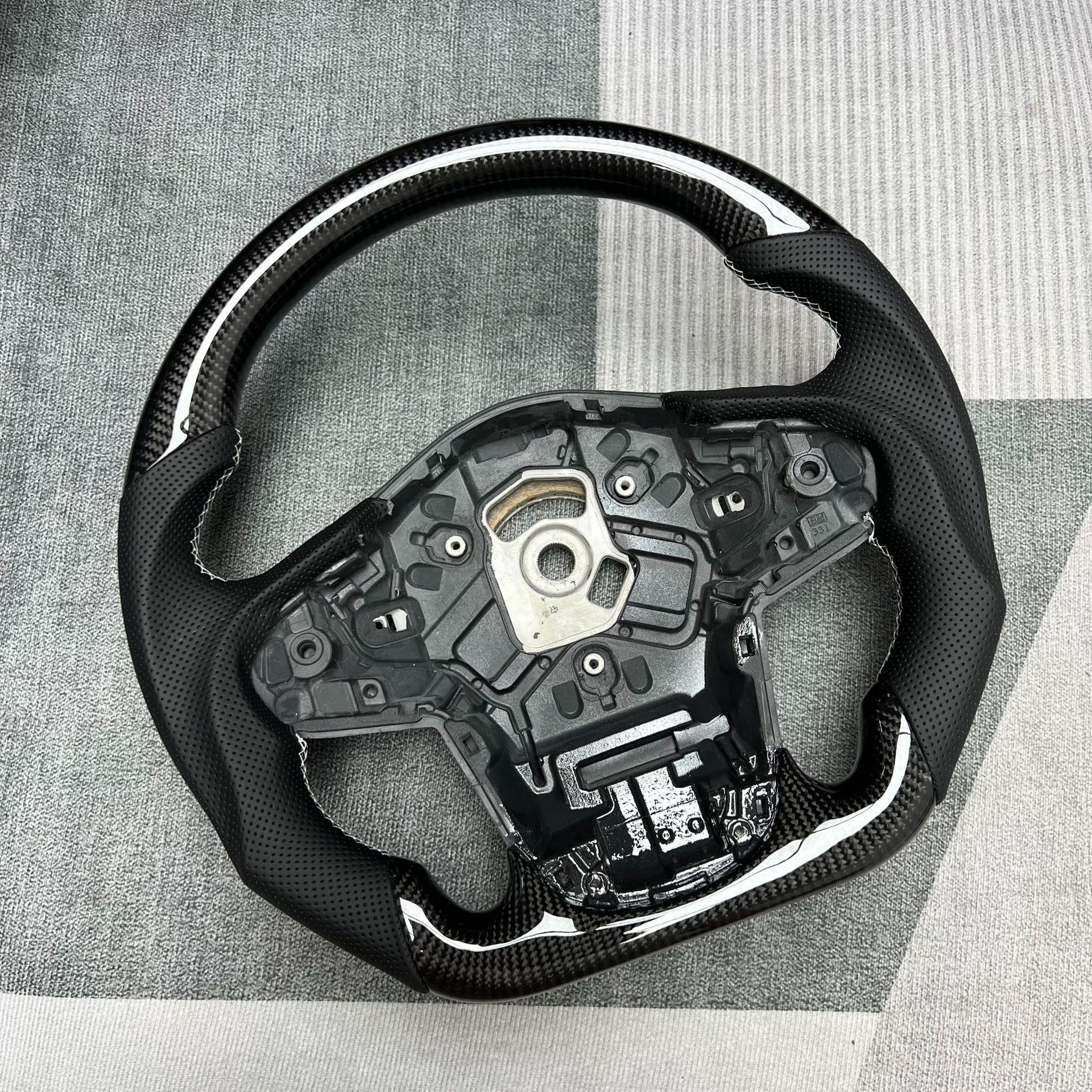 Popular Hot-Selling Carbon Fiber Steering Wheel Processing Suitable for Toyota Supra Car Steering Wheel Customization