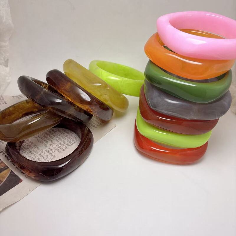 European and American Cross-Border Coffee-Colored Irregular Square Resin Bracelet Retro Exaggerated Temperament Bracelet Fashionable Versatile Bracelet for Women European and American Cross-Border Coffee-Colored Irregular Square Resin Bracelet Retro Exaggerated Temperament Bracelet Fashionable Versatile Bracelet for Women