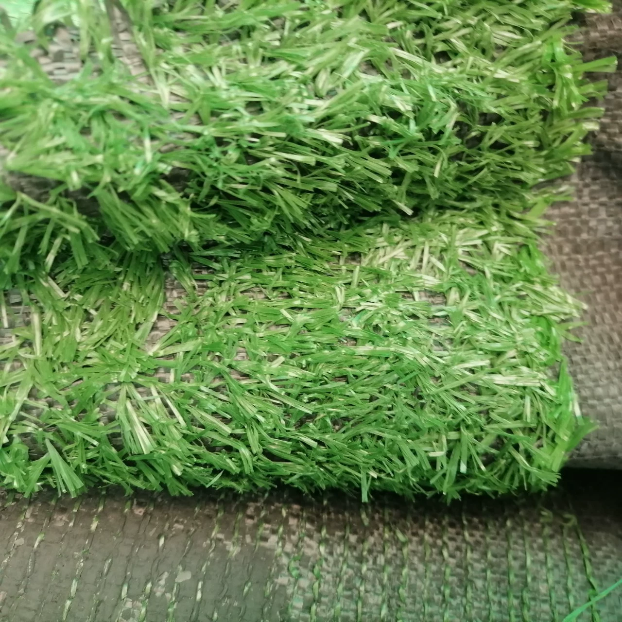 Поставка искусственной газонной сетки на складе Шэньчжэнь Пинху, Южный Китай, 2m ширина, 20 длина метров