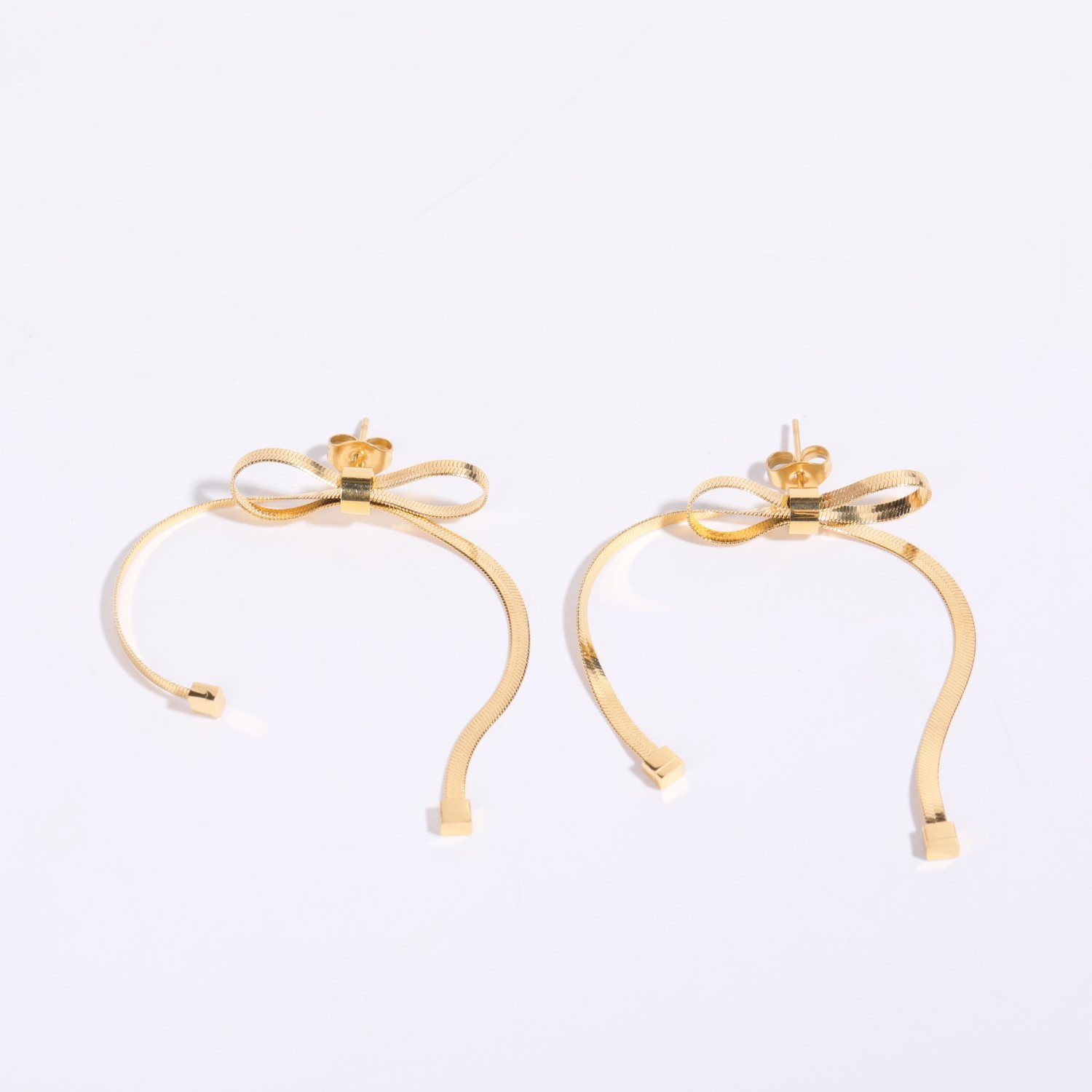 Collar Gargantilla Lazada, Acero Inoxidable Bañado en Oro Rosa
