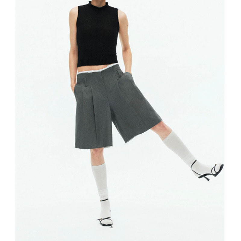 Stylish Pleated Tencel Wool Casual Pleated Loose-Fitting Frayed Hem Shorts, Slimming and Versatile Stylish Pleated Tencel Wool Casual Pleated Loose-Fitting Frayed Hem Shorts, Slimming and Versatile